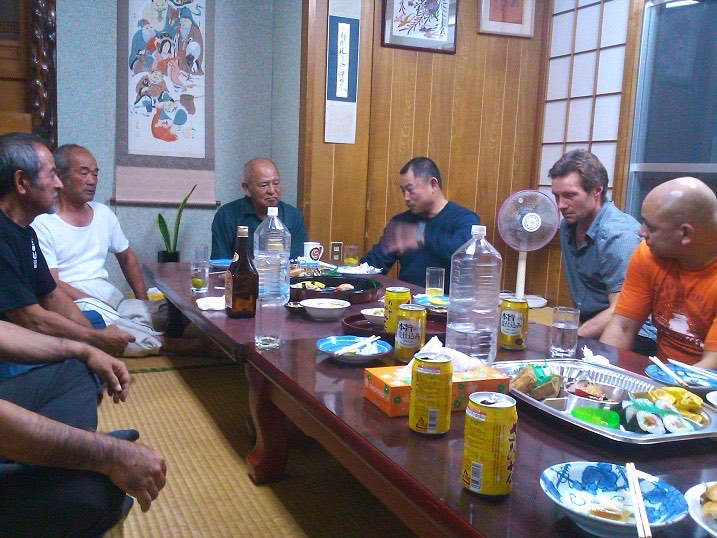 翁長先生嶺井道場訪問 — 写真 3