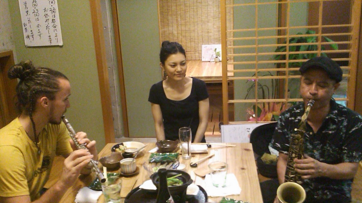 小波本正さんとフランス人ミュージッシャンのセッション — 写真 3