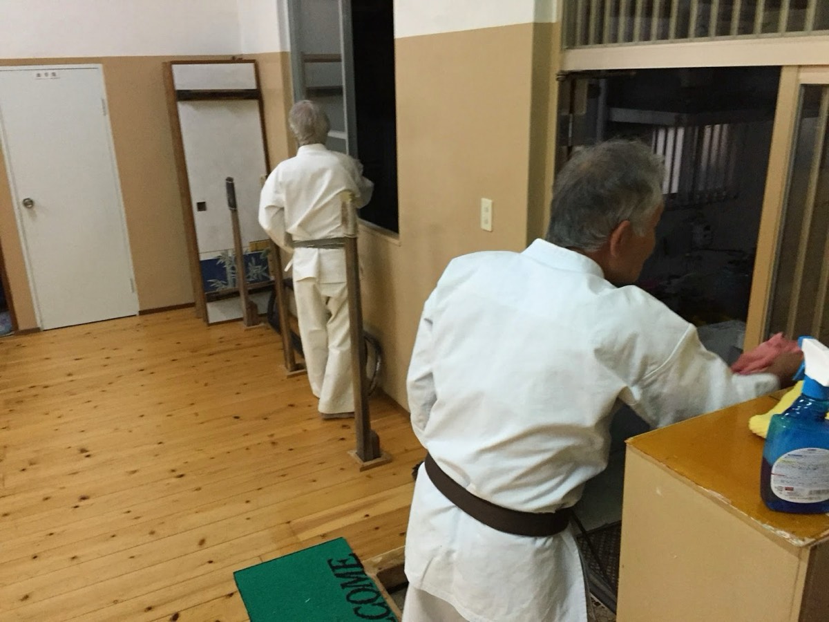 平成26年稽古納め（追加大掃除） Final training of the year 2014(+additional year end cleanup) — 写真 1