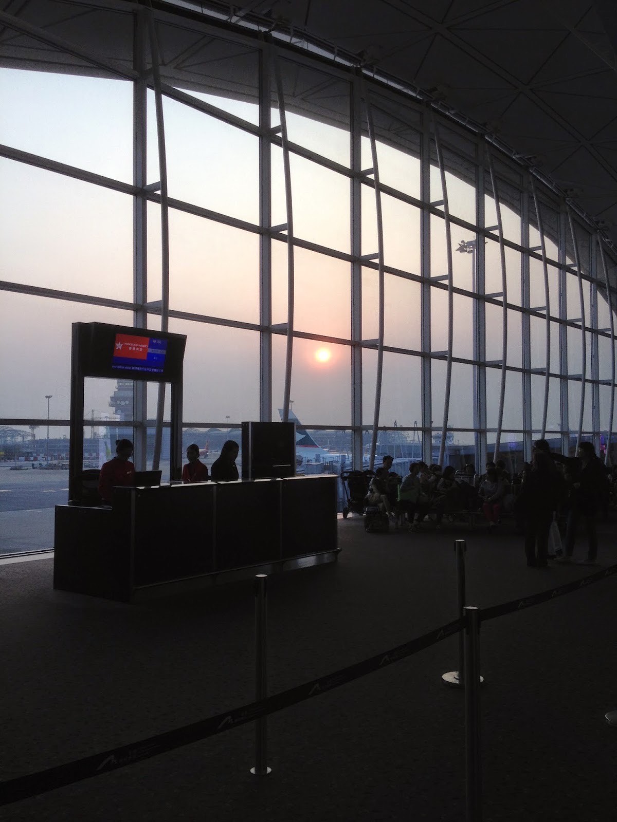 インドへの旅行記(空手以外の番外編) 香港国際空港に到着 香港国… — 写真 3